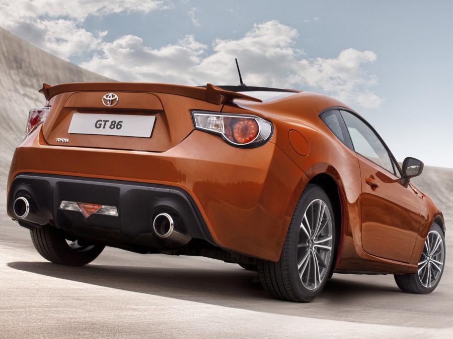  Toyota GT 86 2011 года  (фото 19 из 22)